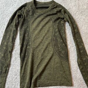 Lululemon Swiftly tech hip length, long sleeve, flower pattern, old+rare